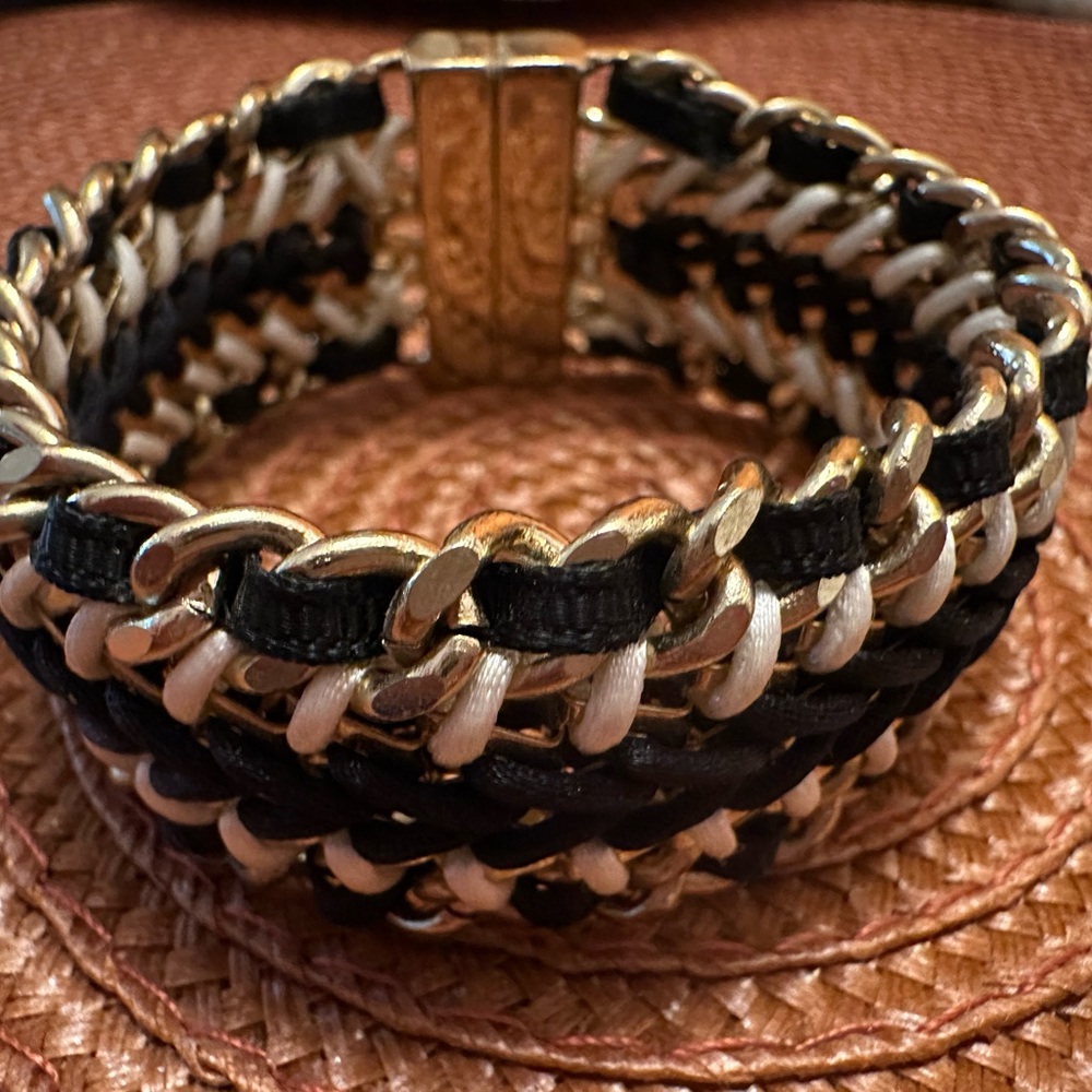 VERA BRADLEY Black In The Mix Bracelet Woven Chain Magnetic Clasp